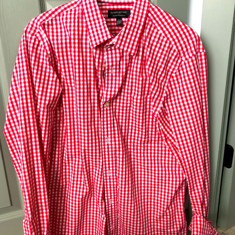 Mens Large Banana Republic tailored fit dress shirt.